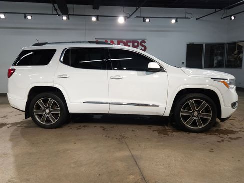 Used 2019 GMC Acadia Denali image 8