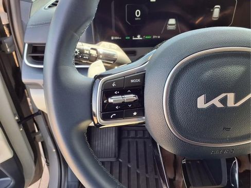 New 2026 Kia Carnival SX FWD image 9