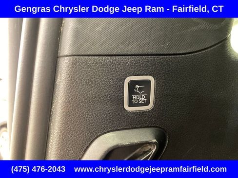 Certified 2024 Jeep Wagoneer Series III AWD/4WD image 35