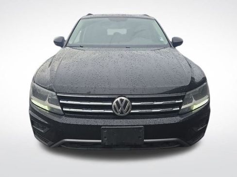 Used 2020 Volkswagen Tiguan SE w/ Panoramic Sunroof Package image 2