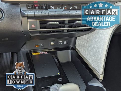 Used 2025 Toyota Camry XLE w/ Premium Package image 9