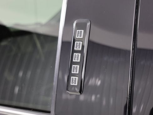 Used 2020 Ford F350 Platinum w/ FX4 Off-Road Package image 52
