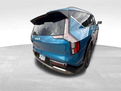 Certified 2024 Kia EV9 Land AWD/4WD image 3