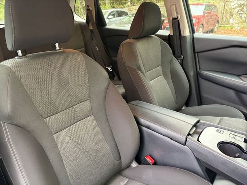 Used 2025 Nissan Rogue SV FWD image 38