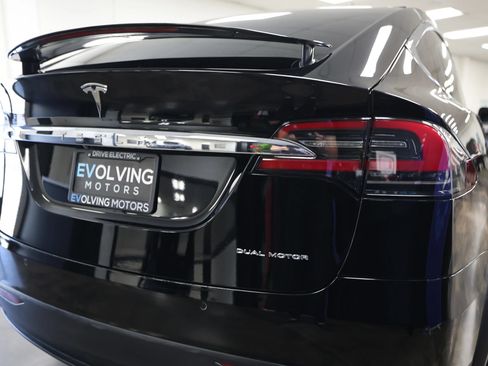 Used 2020 Tesla Model X Long Range AWD/4WD image 17