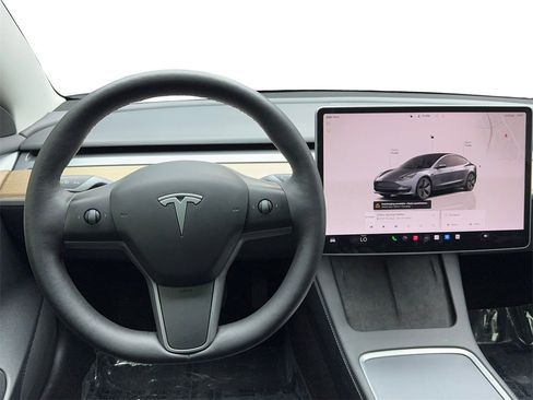 Used 2023 Tesla Model 3 Standard Range image 16