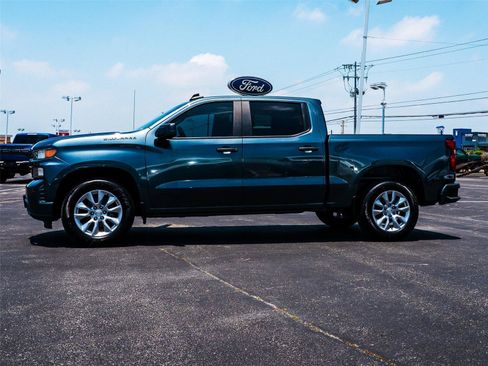 Used 2019 Chevrolet Silverado 1500 Custom w/ Infotainment Package RWD image 3