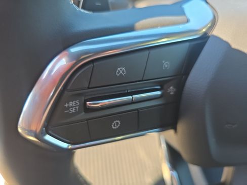 New 2027 Chevrolet Traverse LT w/ Driver Confidence Package FWD image 12