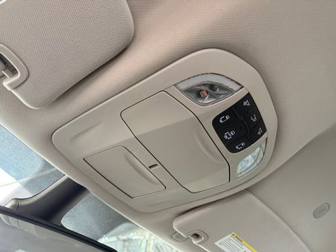Used 2023 Chrysler Voyager LX FWD image 20