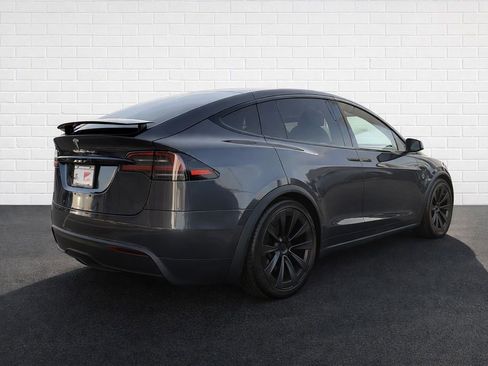 Used 2022 Tesla Model X image 4