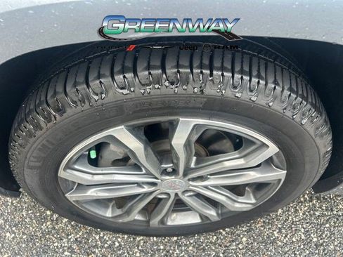 Used 2020 GMC Terrain Denali w/ Denali Premium Package FWD image 13