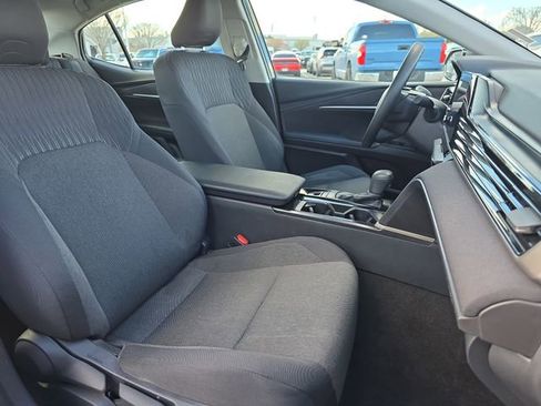 Used 2025 Toyota Camry LE image 10