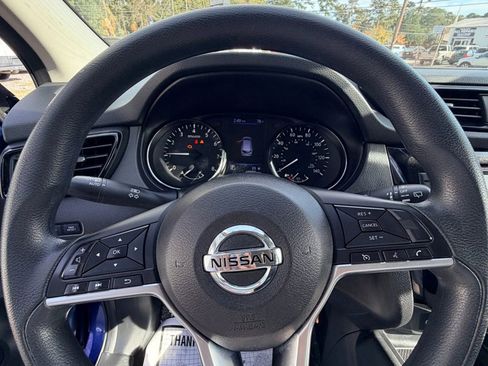 Used 2020 Nissan Rogue Sport S image 16