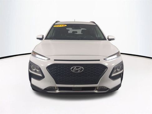 Used 2018 Hyundai Kona SEL w/ SEL Tech Package 02 FWD image 3