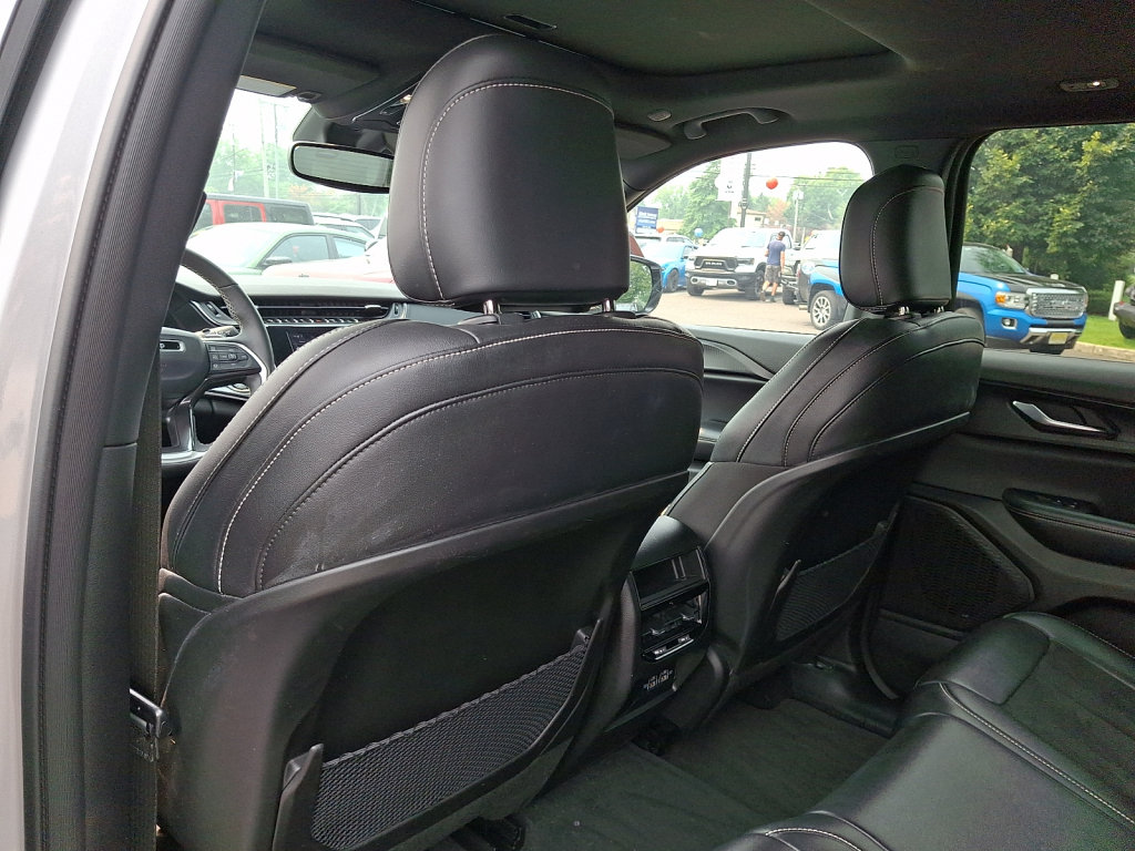 Used 2023 Jeep Grand Cherokee Altitude AWD/4WD image 21