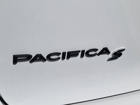 Used 2023 Chrysler Pacifica Touring-L w/ S Appearance Package FWD image 26