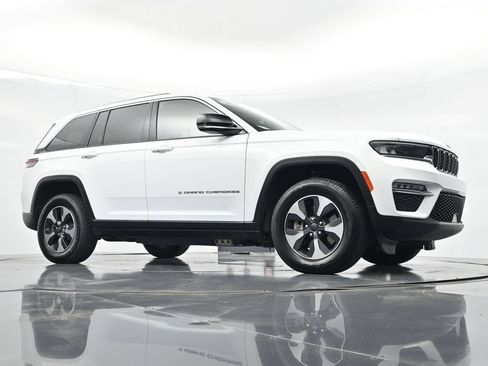Used 2024 Jeep Grand Cherokee Limited 4xe AWD/4WD image 20