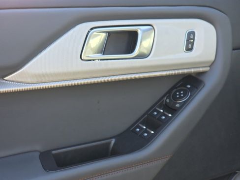 Used 2025 Ford Explorer Active image 14