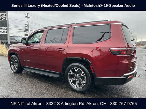 Used 2023 Jeep Wagoneer Series III w/ Preferred Equipment Group AWD/4WD image 10
