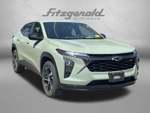 Used 2024 Chevrolet Trax RS w/ Driver Confidence Package FWD image 1