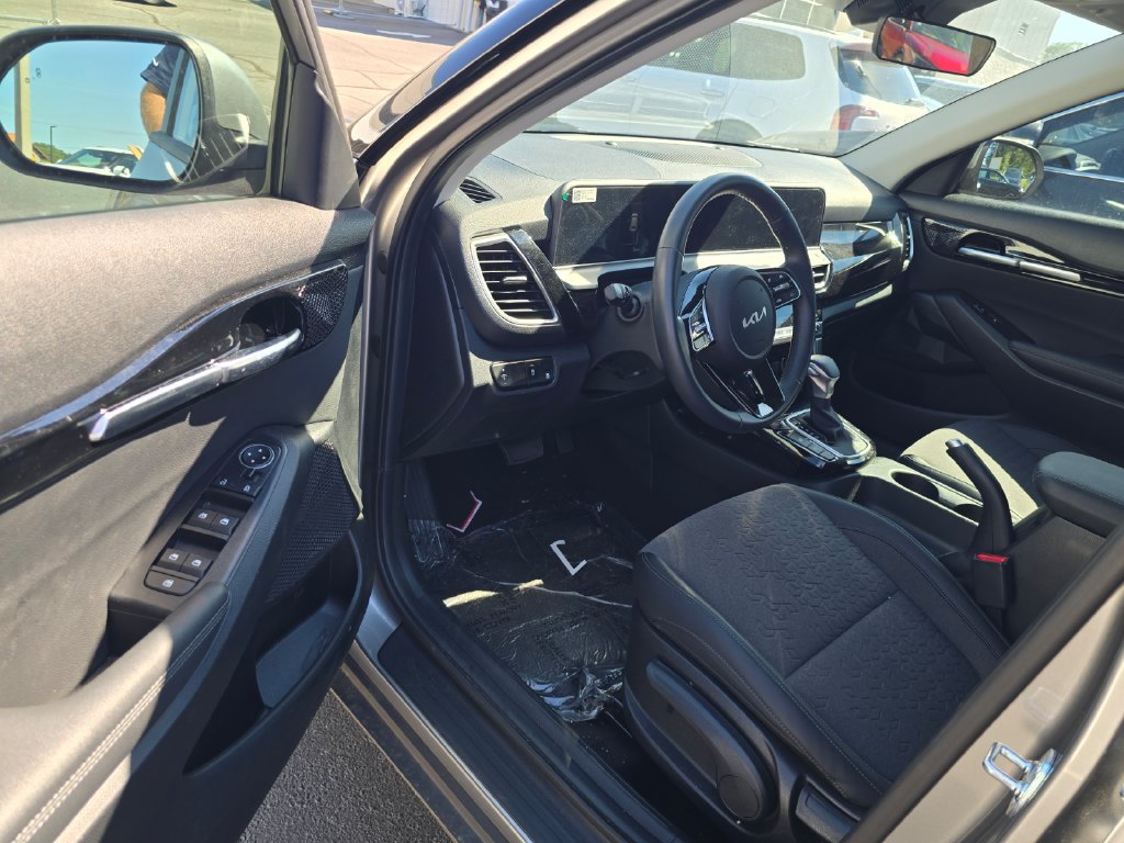 Certified 2026 Kia Seltos S AWD/4WD image 6