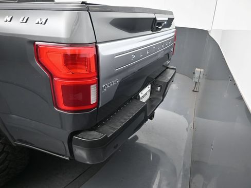 Used 2018 Ford F150 Platinum w/ Equipment Group 701A Luxury AWD/4WD image 16
