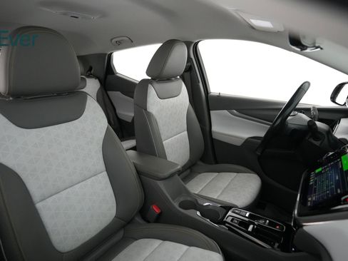 Used 2022 Chevrolet Bolt EUV Premier image 23