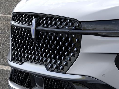 New 2026 Lincoln Nautilus Reserve AWD/4WD image 17