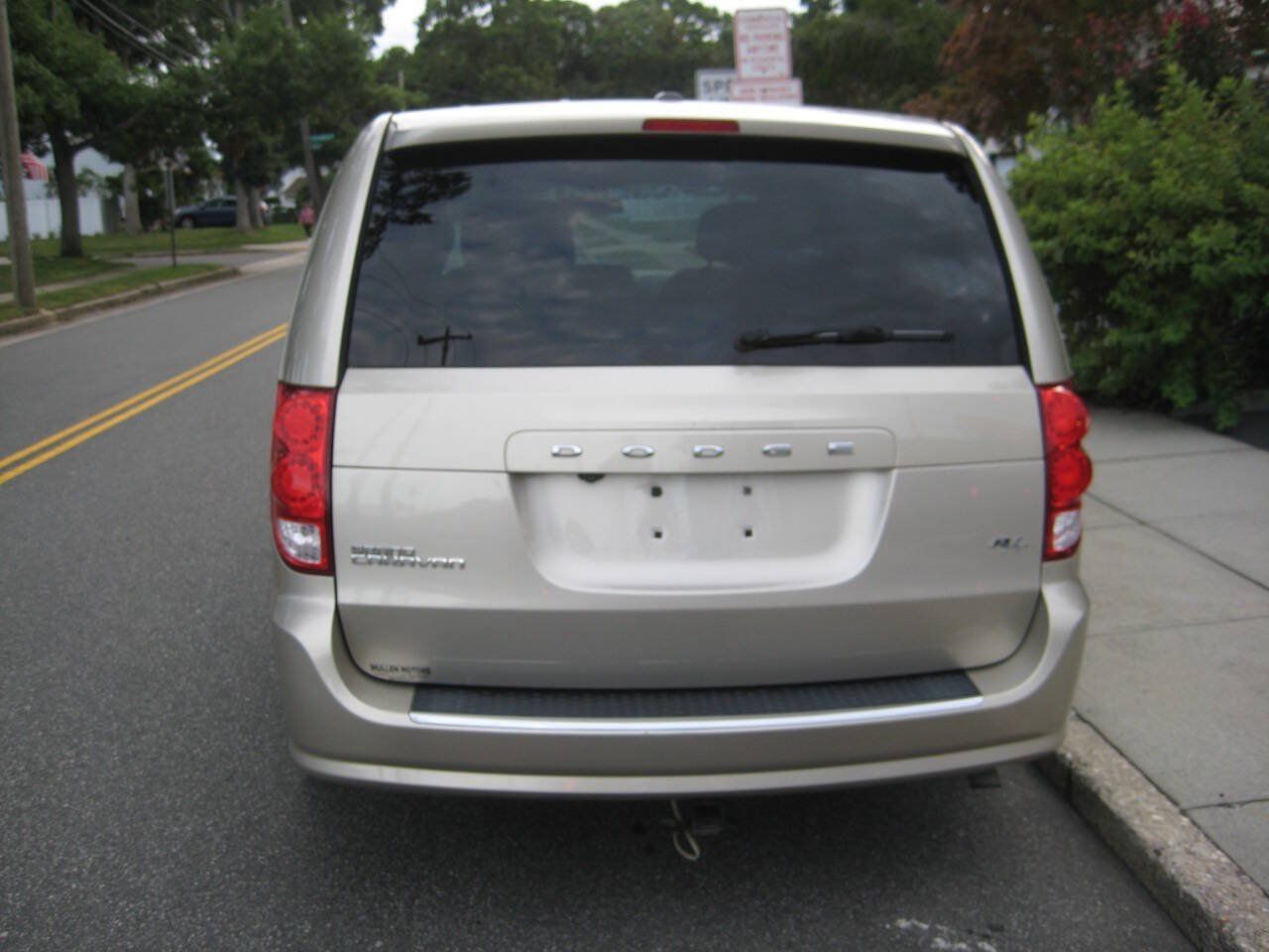 Used 2015 Dodge Grand Caravan R/T w/ Driver Convenience Group FWD image 5