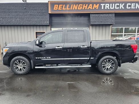 Used 2020 Nissan Titan PRO-4X image 2