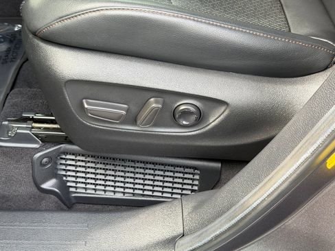 Used 2025 Toyota Sienna Platinum FWD image 16