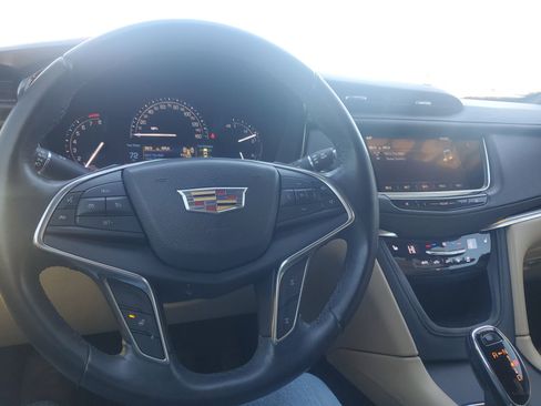 Used 2017 Cadillac XT5 Luxury image 15