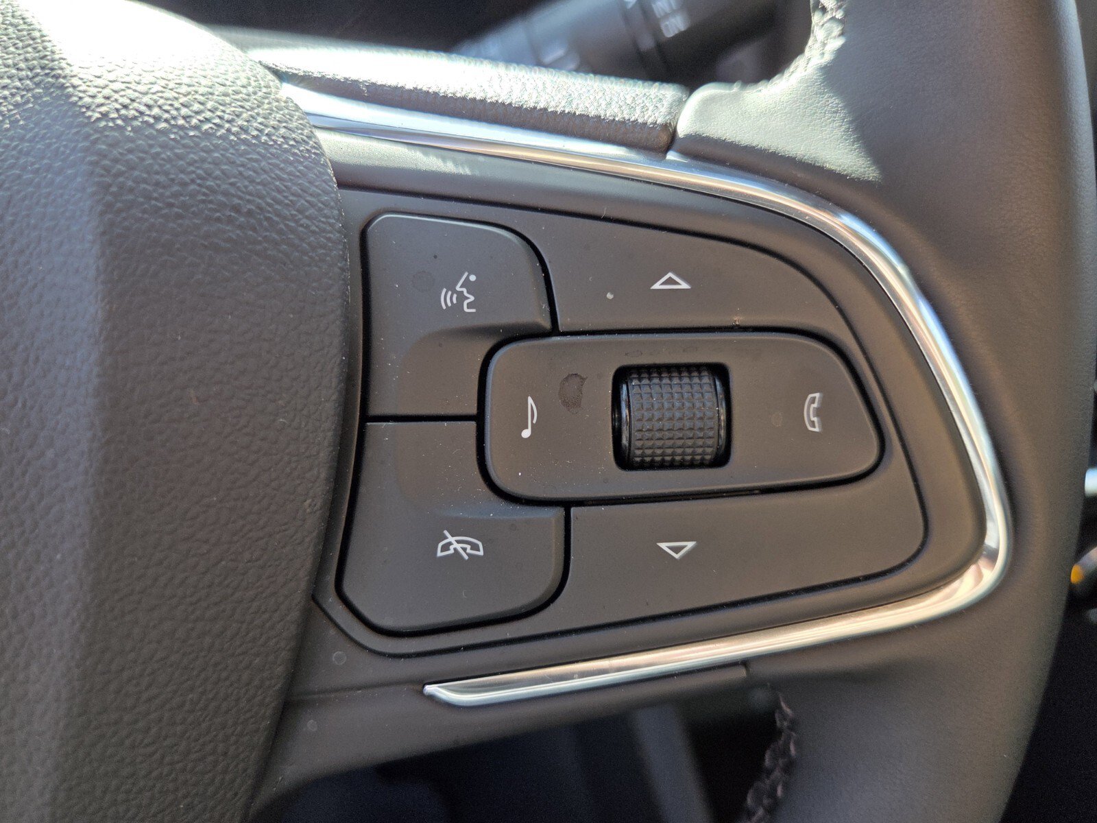 Used 2026 Buick Encore GX Sport Touring w/ Advanced Technology Package FWD image 22