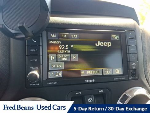 Used 2017 Jeep Wrangler Unlimited Sahara w/ Connectivity Group AWD/4WD image 22