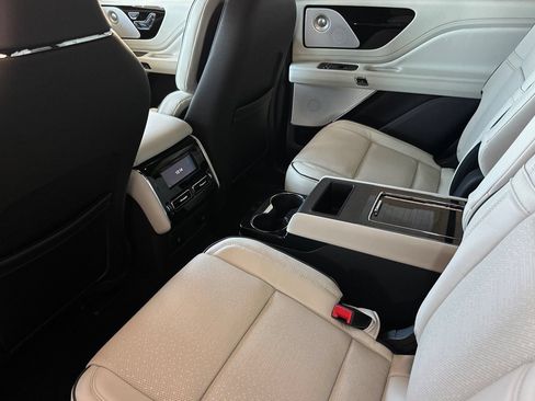 New 2026 Lincoln Aviator Black Label w/ Black Label Special Edition AWD/4WD image 11
