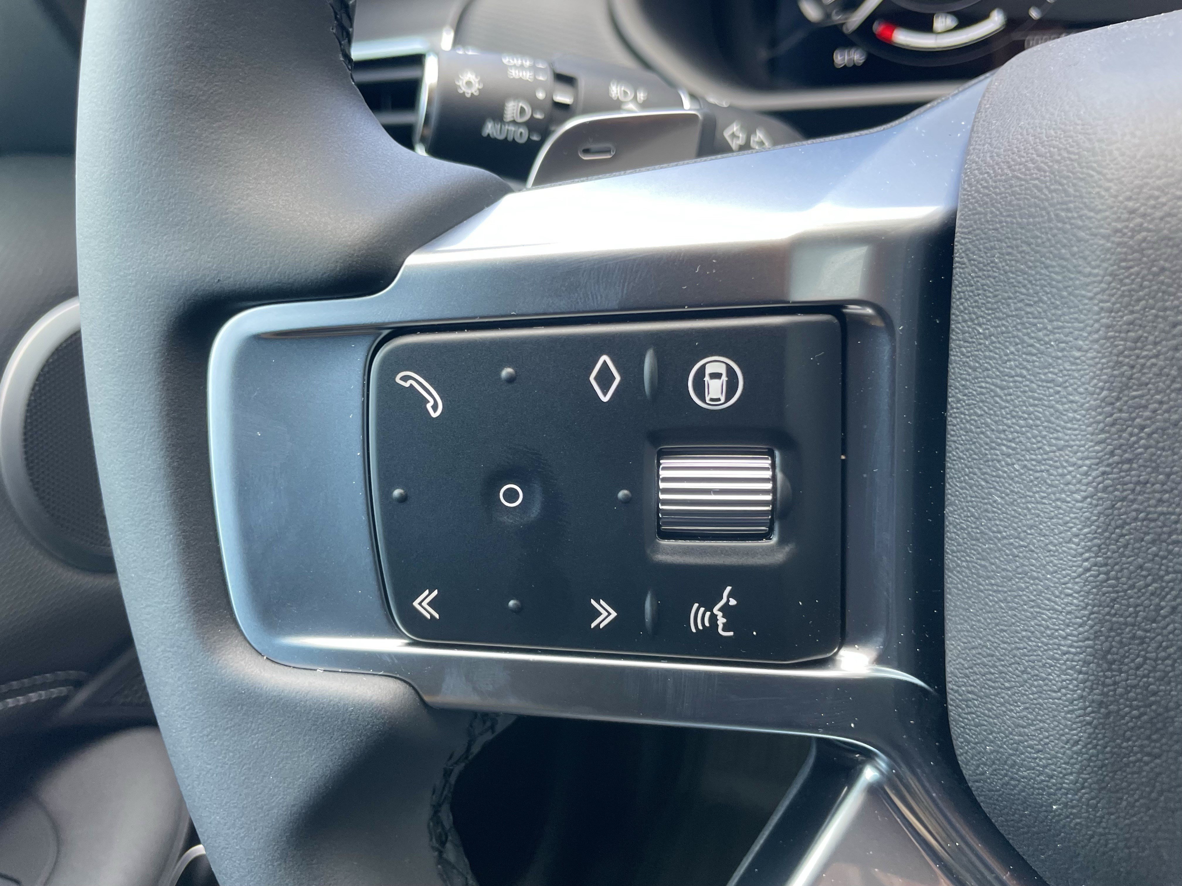 New 2026 Land Rover Discovery Dynamic SE AWD/4WD image 23