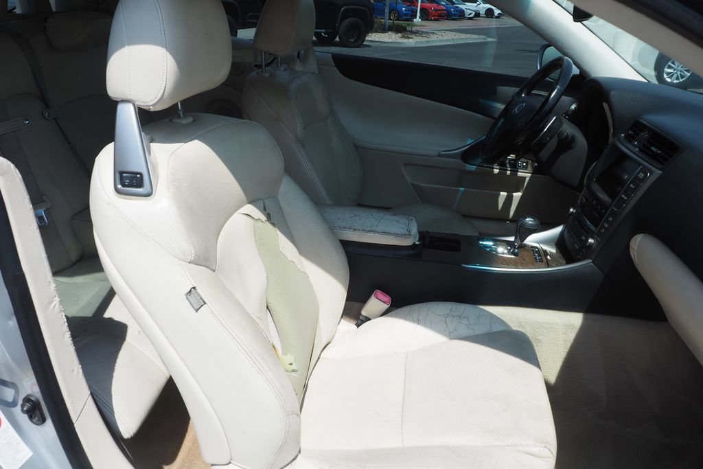 Used 2010 Lexus IS 250C w/ Luxury Pkg RWD image 18