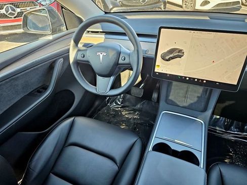 Used 2023 Tesla Model Y Long Range image 27