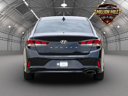 Used 2018 Hyundai Sonata Limited w/ Limited Ultimate Package 03 FWD image 4