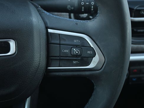 Used 2022 Jeep Compass Latitude w/ Sun and Sound Group image 32