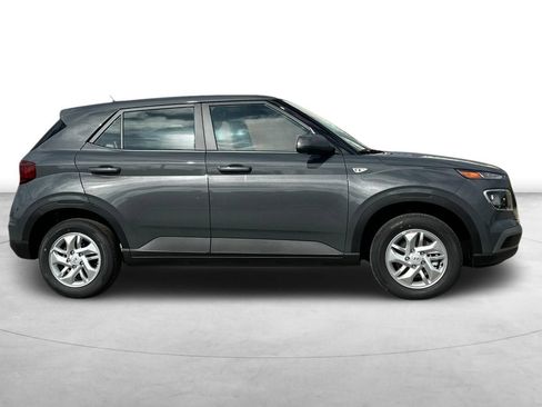 New 2026 Hyundai Venue SE FWD image 7