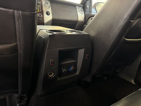 Used 2010 Ford Expedition Limited image 23