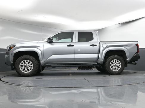 Used 2024 Toyota Tacoma SR image 28