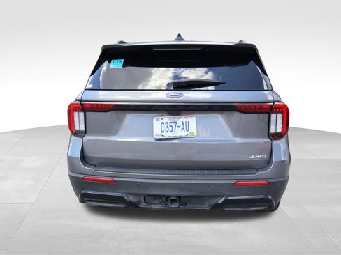 Used 2025 Ford Explorer ST-Line w/ ST-Line Street Pack AWD/4WD image 18