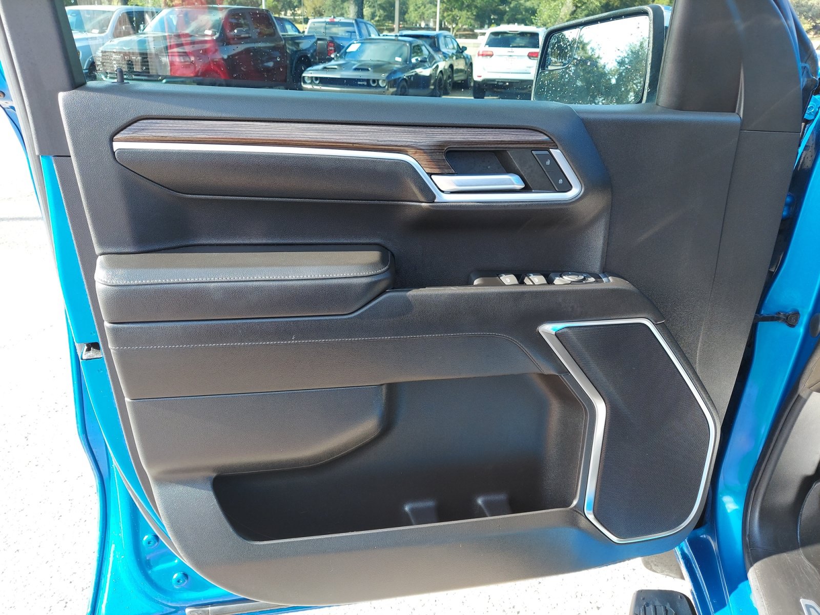 Used 2022 Chevrolet Silverado 1500 LT w/ Protection Package AWD/4WD image 28