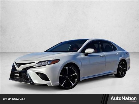 Used 2019 Toyota Camry XSE image 1