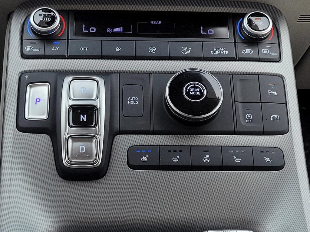 Used 2024 Hyundai Palisade Limited FWD image 21