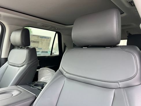 New 2026 Ford Expedition Active AWD/4WD image 12