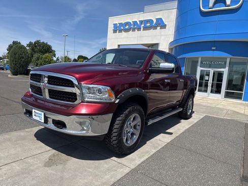 Used 2017 RAM 1500 Laramie AWD/4WD image 12