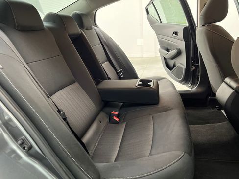 Used 2024 Nissan Altima 2.5 SV image 15